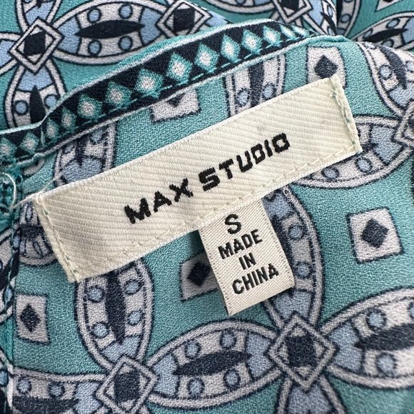 Max Studio Asymmetrical Top Flowy Lightweight‎ Small Green Sharkbite  Sleeveless - Picture 2 of 11